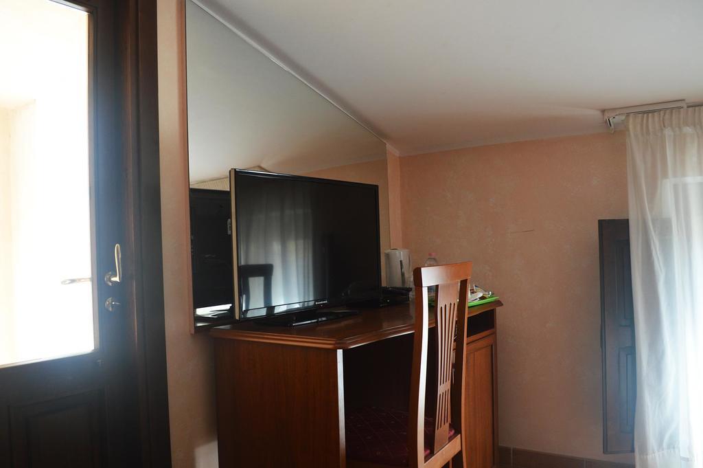 Hotel Palazzo Krataiis ชิลลา ภายนอก รูปภาพ
